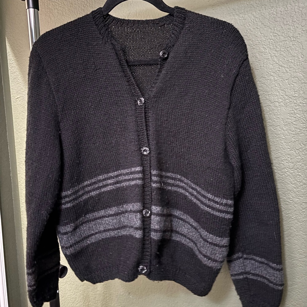 Women’s Black and Gray Sweater